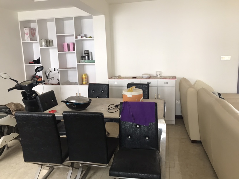 福星城精装三室两厅两卫，120平，证满2