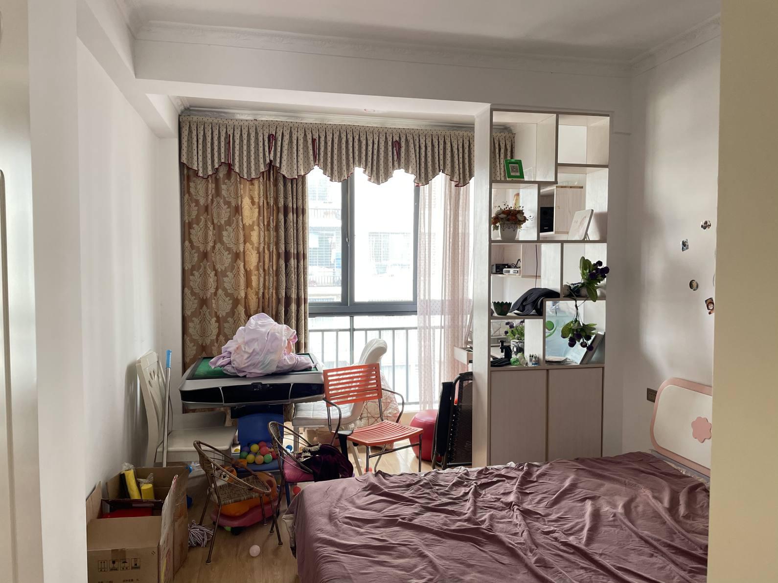 江汉名居花园洋房装修三房拎包入住