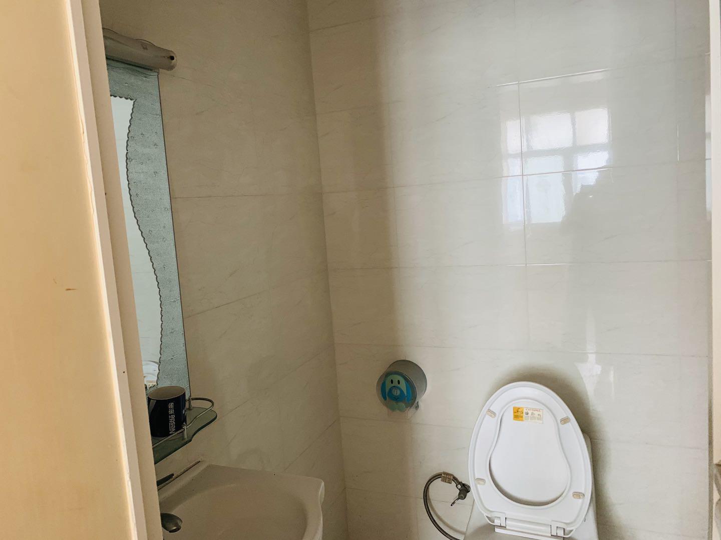 武商旁五建宿舍，精装修三房，步梯中间好楼层