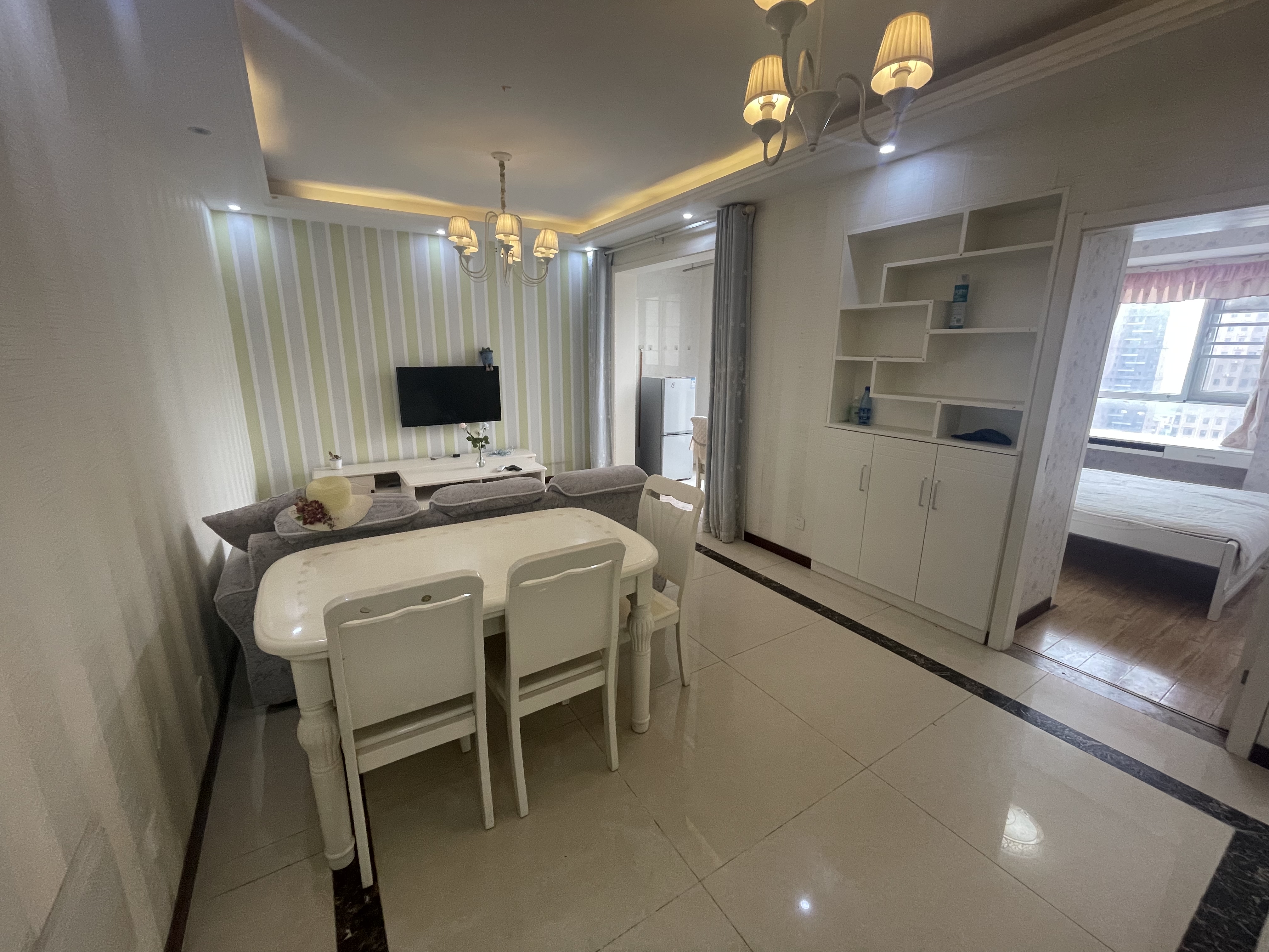 和合国际四期装修两房大客厅朝南采光好电梯19楼