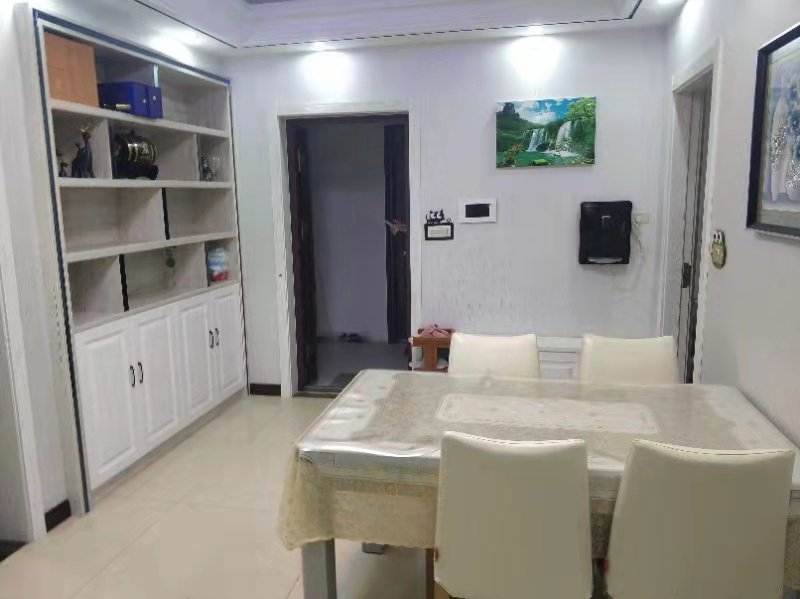 元泰未来城湖景房，116平三房两厅两卫全屋中央空调定制装修好