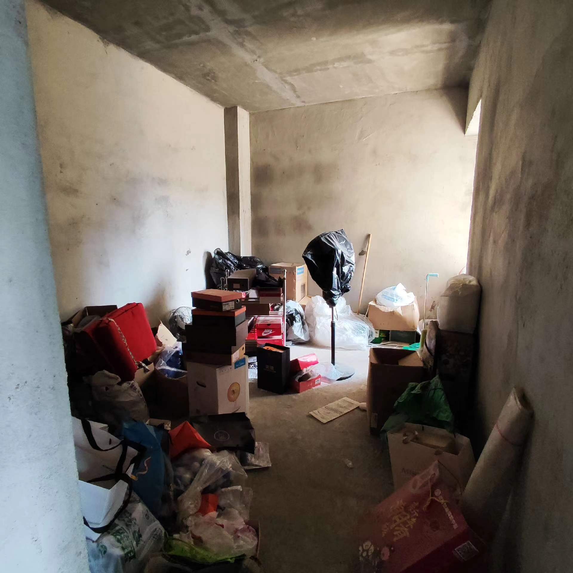 和合国际.毛坯三房.证件满二.看房方便