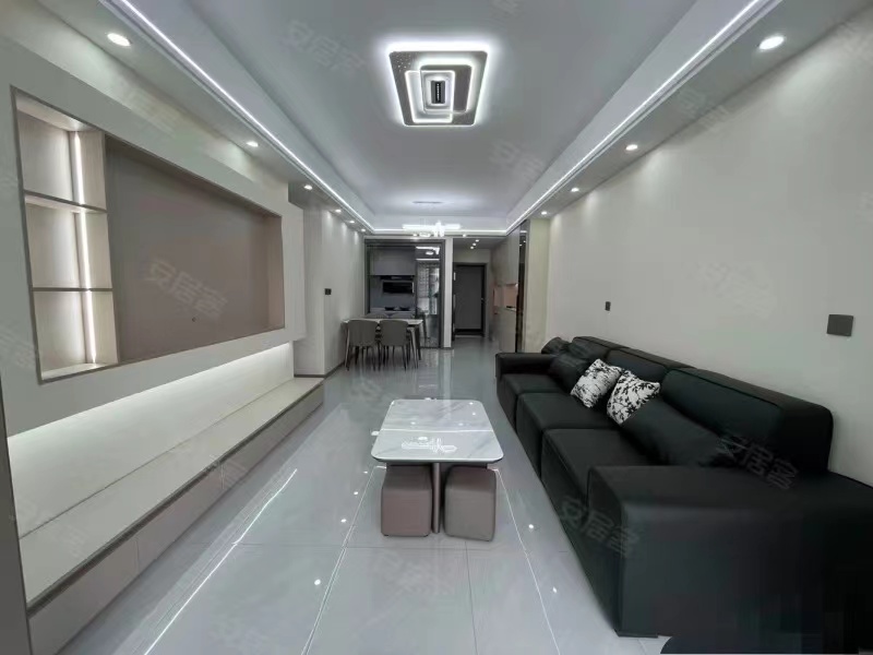 风和日丽，精装三房两卫，实验五小风和三中，全新装修，送车位，好楼层，证满二