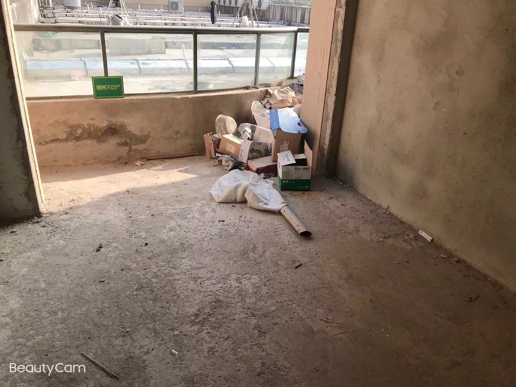 颐和公馆复式大露台上下两层看房方便证在手满二看房方便