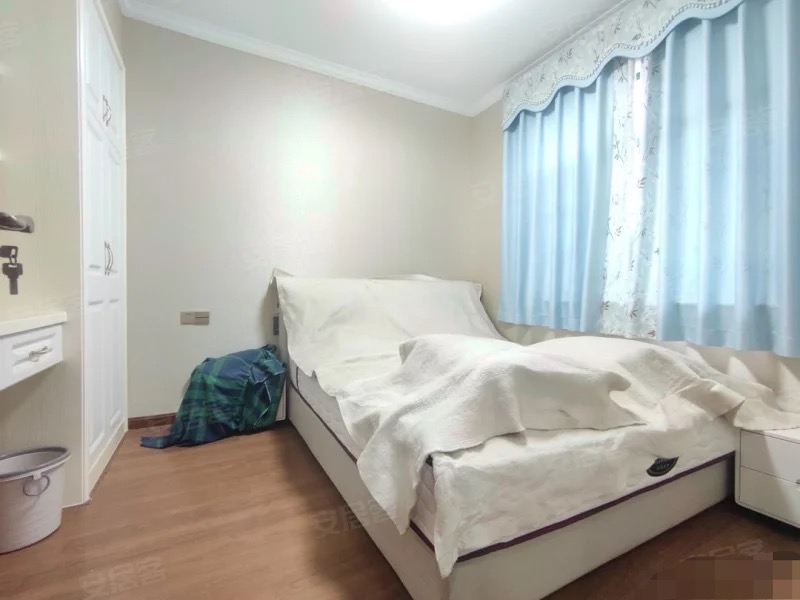 捡漏，新城壹号，降价了，精装大三房，证满二，成色新，中间好楼层