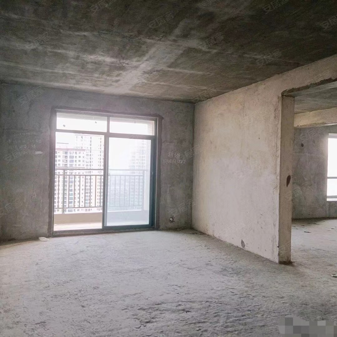 82，房东急售，新城壹号，69万送6万车位！电梯中间楼层，采光好， 捡漏要快