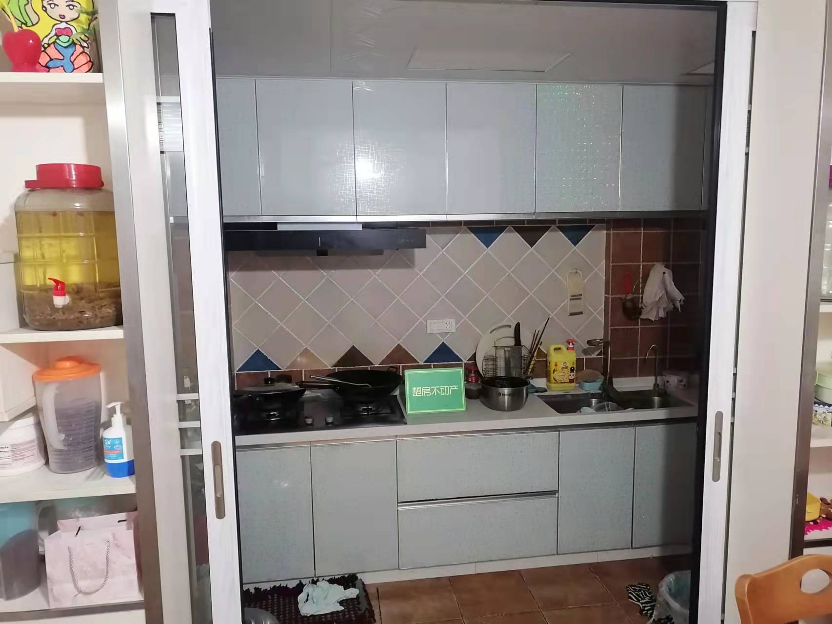 新城一号精装三房满五诚心出售看房方便