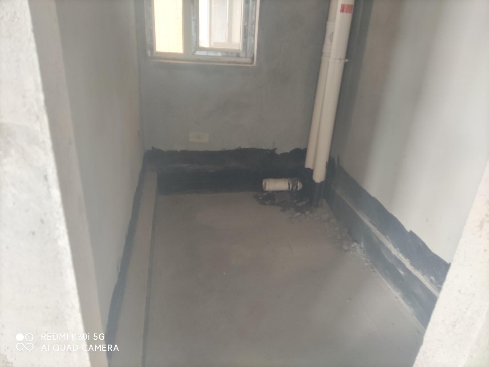 业主急售润泽天下毛坯三室两厅两卫，不动产证在手