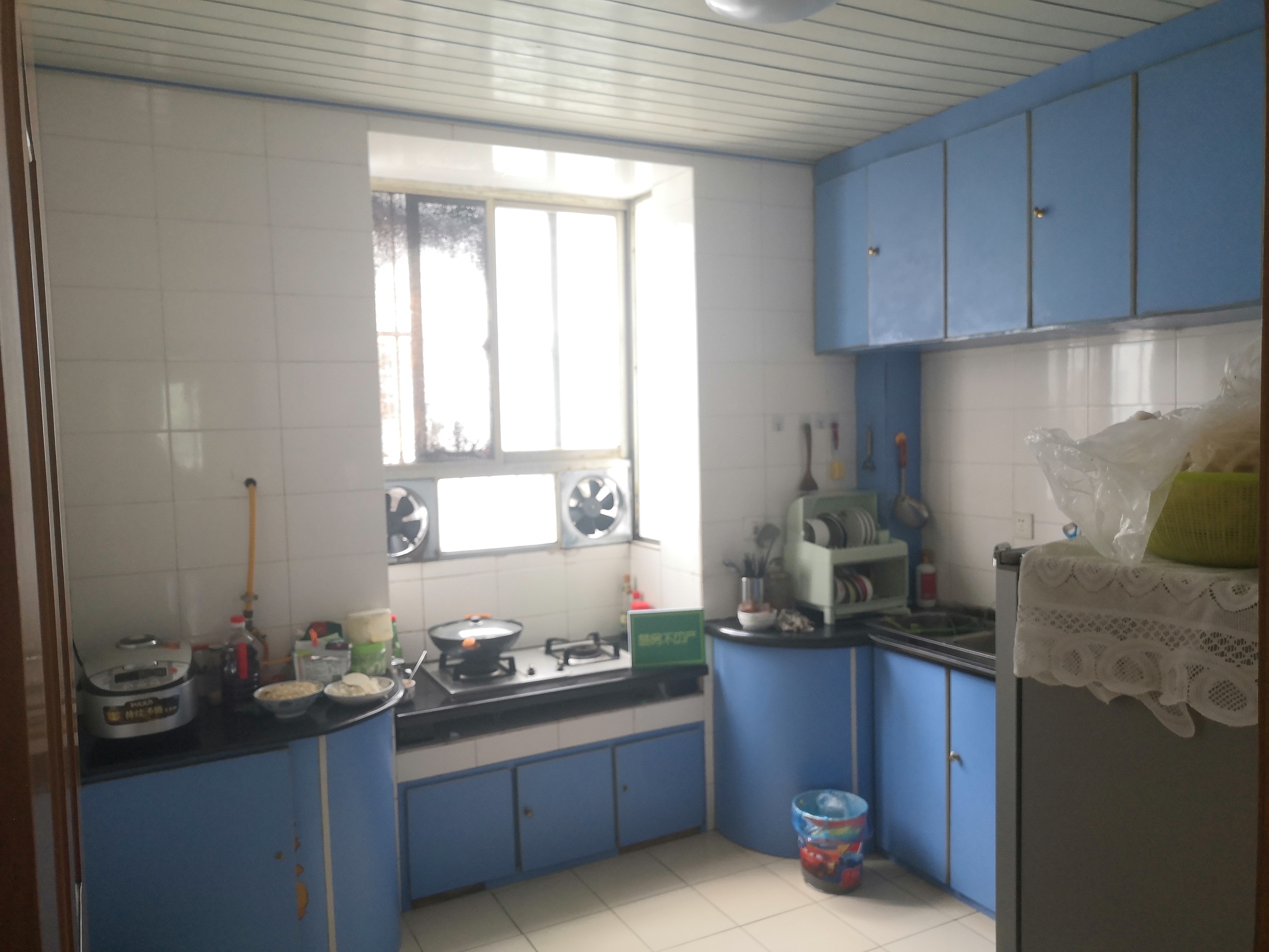 仙桃大道武商商圈富融大厦旁桃苑楼181平大四房四房朝南大阳台适合大家庭居住