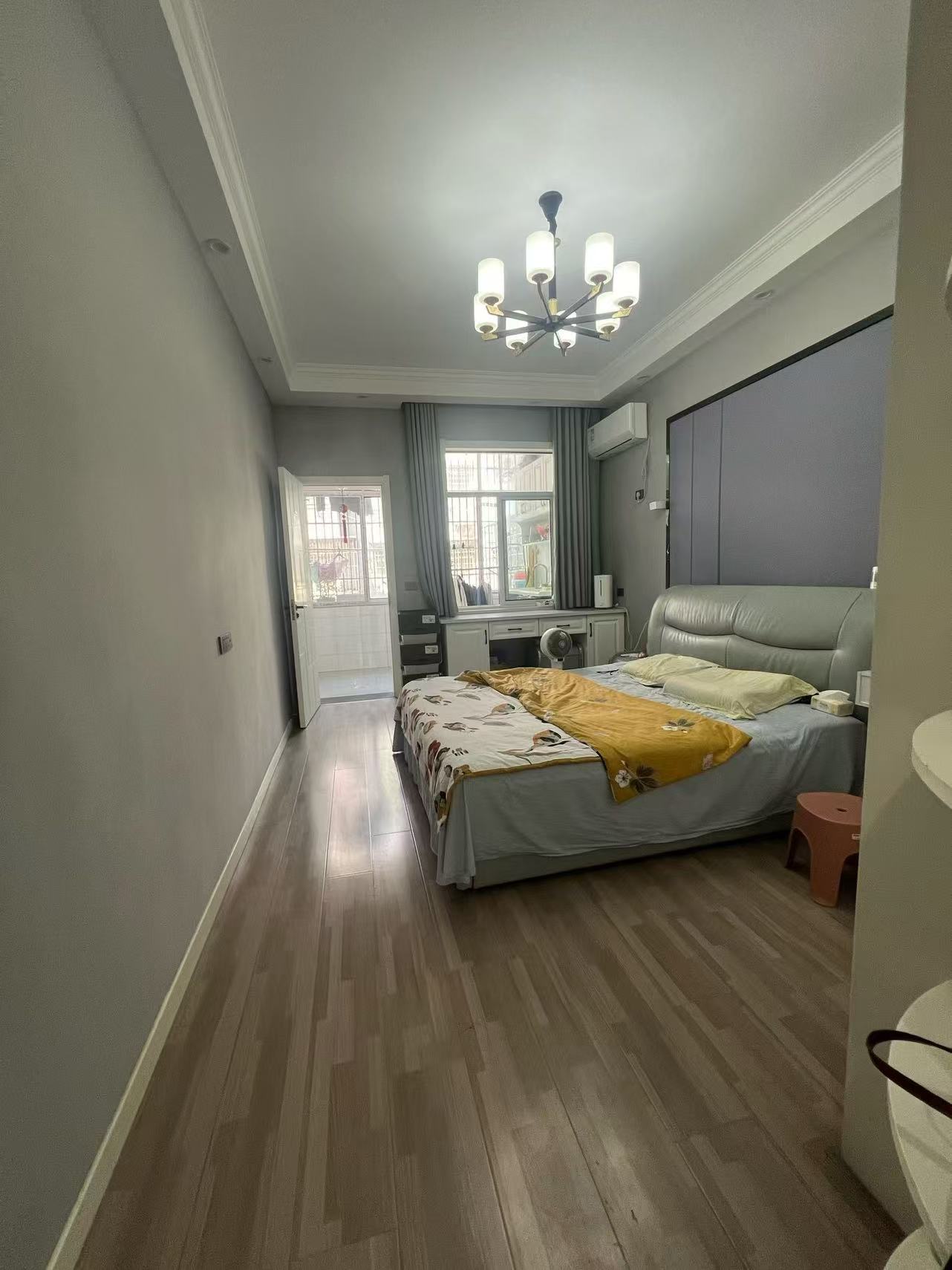 捡漏2，东区车站旁，步梯好楼层2楼，精装3房2厅，有证，拎包入住