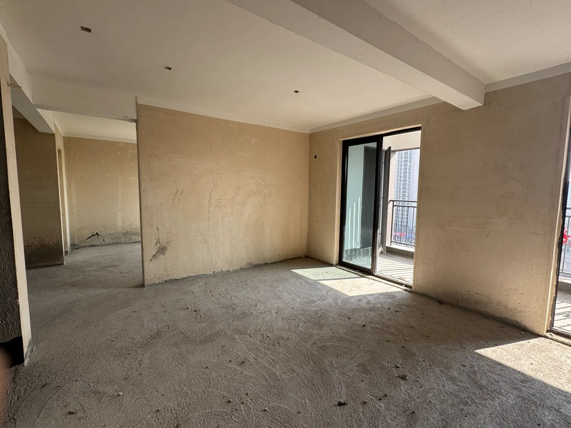 亏本出，城南，吾悦，电梯好楼层11楼，送车位，诚心出售