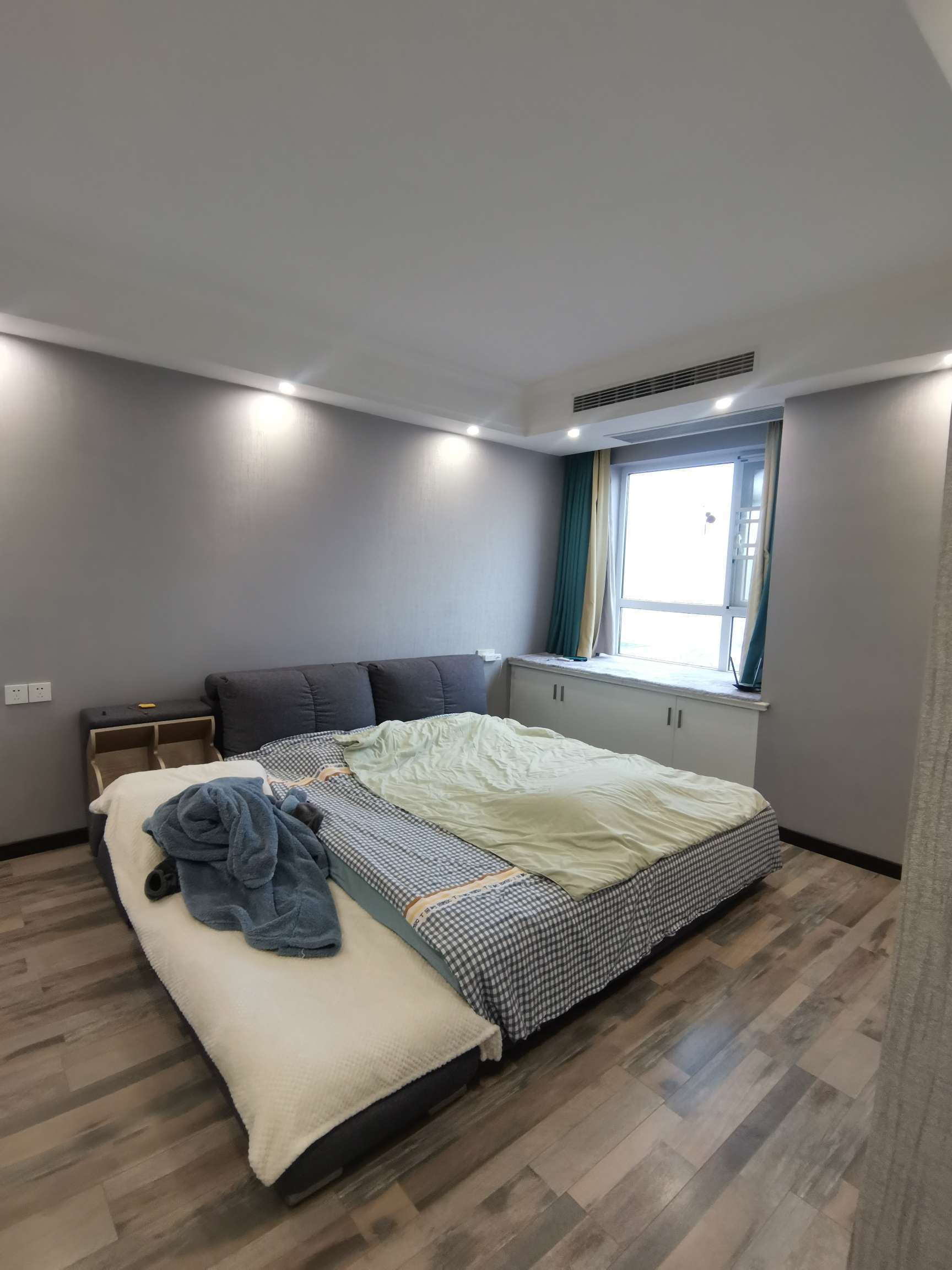 和合国际城3室2厅2卫边户边户120平57万优价出售！