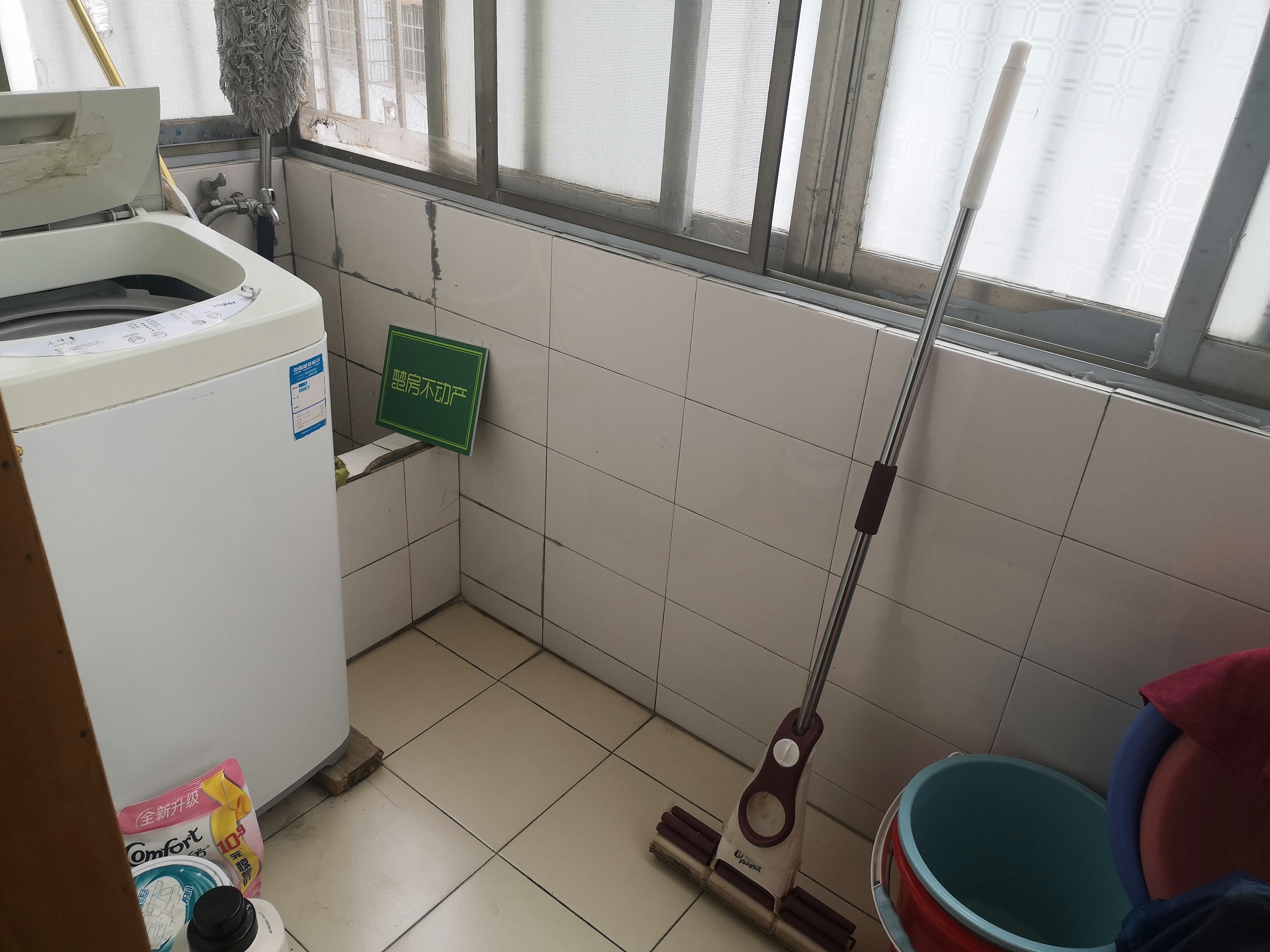 仙桃大道武商商圈富融大厦旁桃苑楼181平大四房四房朝南大阳台适合大家庭居住