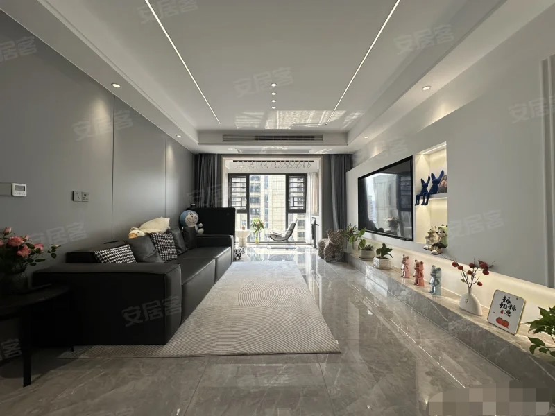 吾悦广场旁， 蓝天新城，几乎全新，精装三房，全屋品牌装修，好楼层，证满二