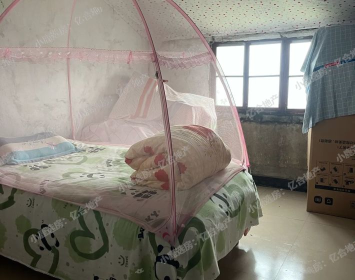 江滩公园附近四房二厅