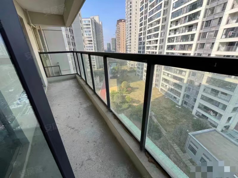 降价了，蓝天花园，1梯1户洋房，东边户，客厅6米挑高，带两个地下车位，无过户费