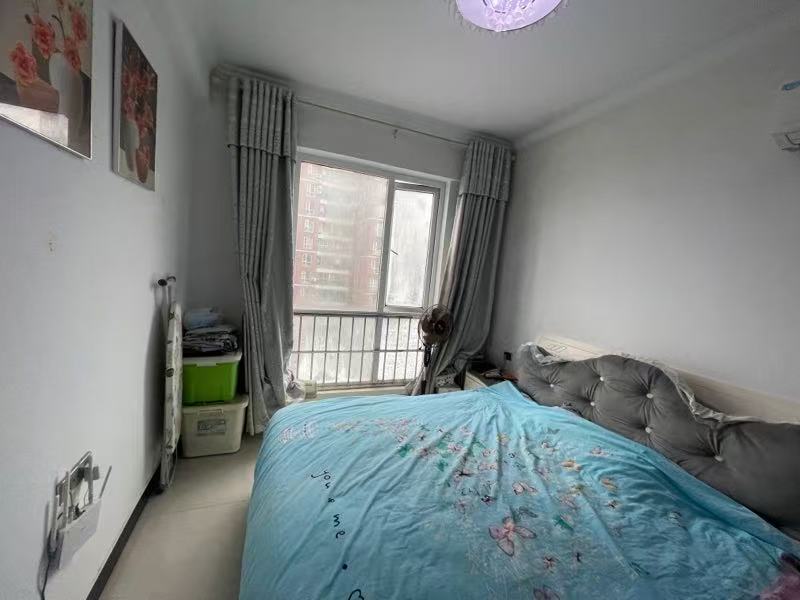 天下城市星座，成色新，品质装修家居家电齐全，中高楼层，采光很好，诚心出售！！