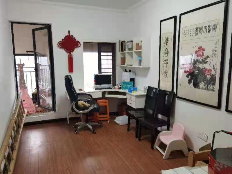 绿地华庭电梯复式 赠送面积多精装大5房诚意出售