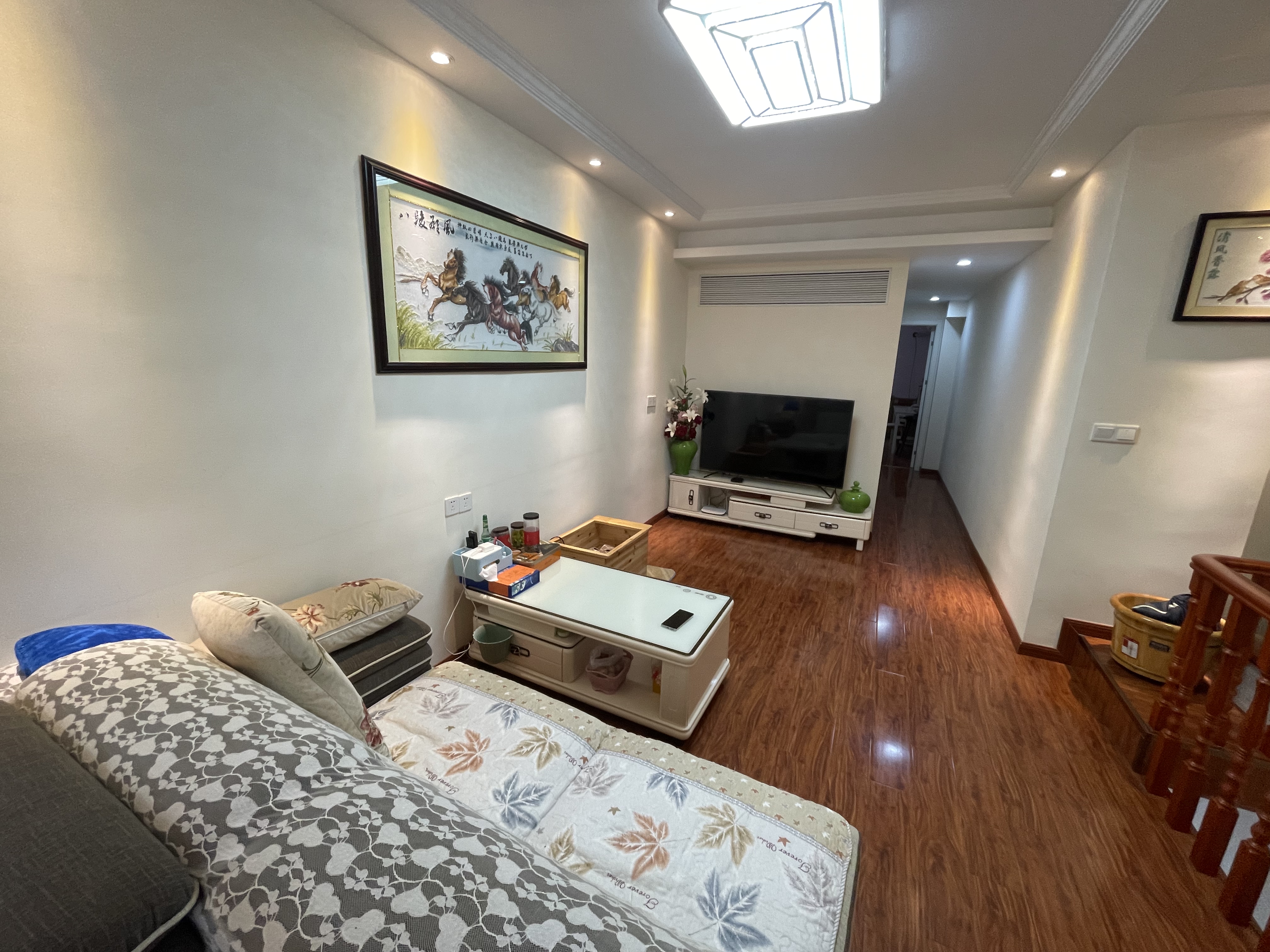 沔阳公馆商铺可自住带装修已经隔好两层