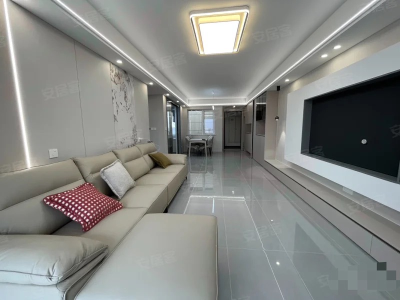 城南，森林国际北苑，精装大三房，边户，大阳台，满二，南北通透，全新装修