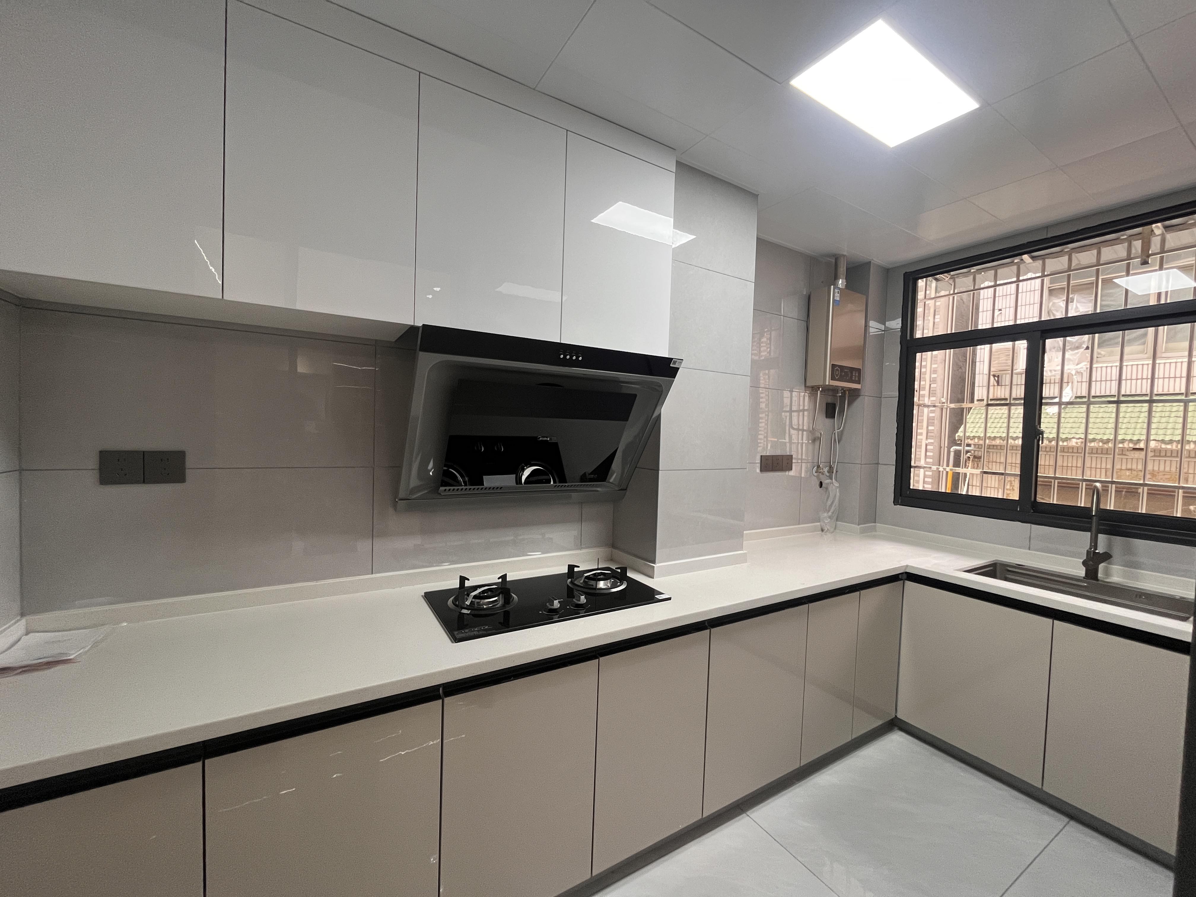 仙桃城区3室2厅2卫全新装修一天没有住过的房子，39个优价出售