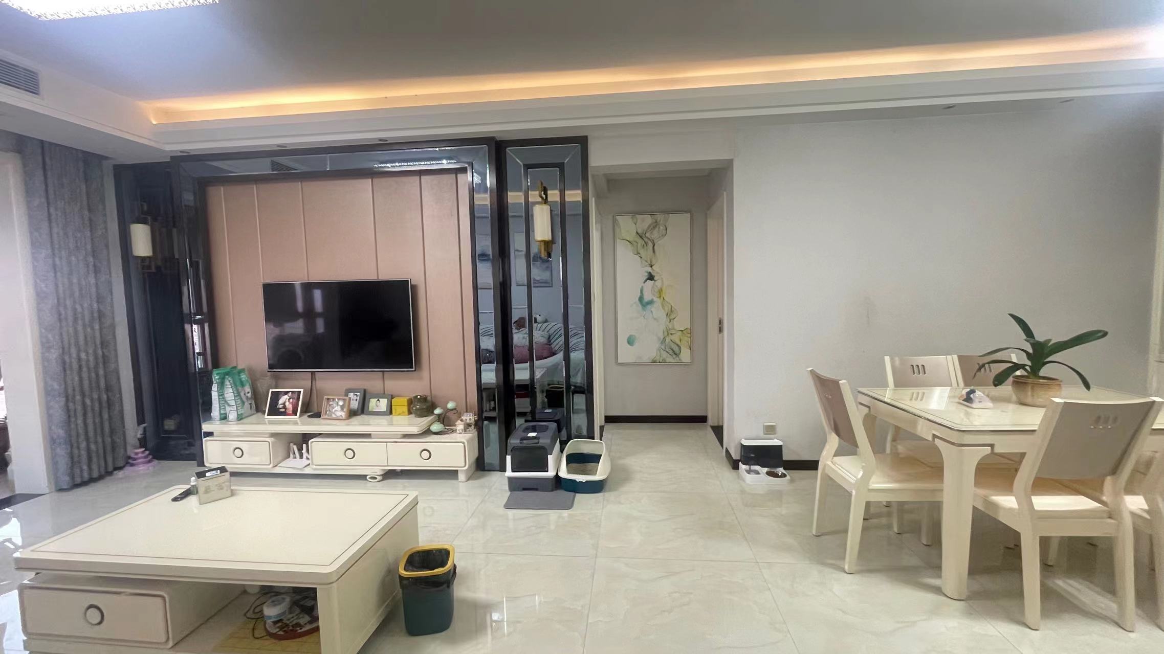 御台公馆.精装三房.房子成色新.看房方便