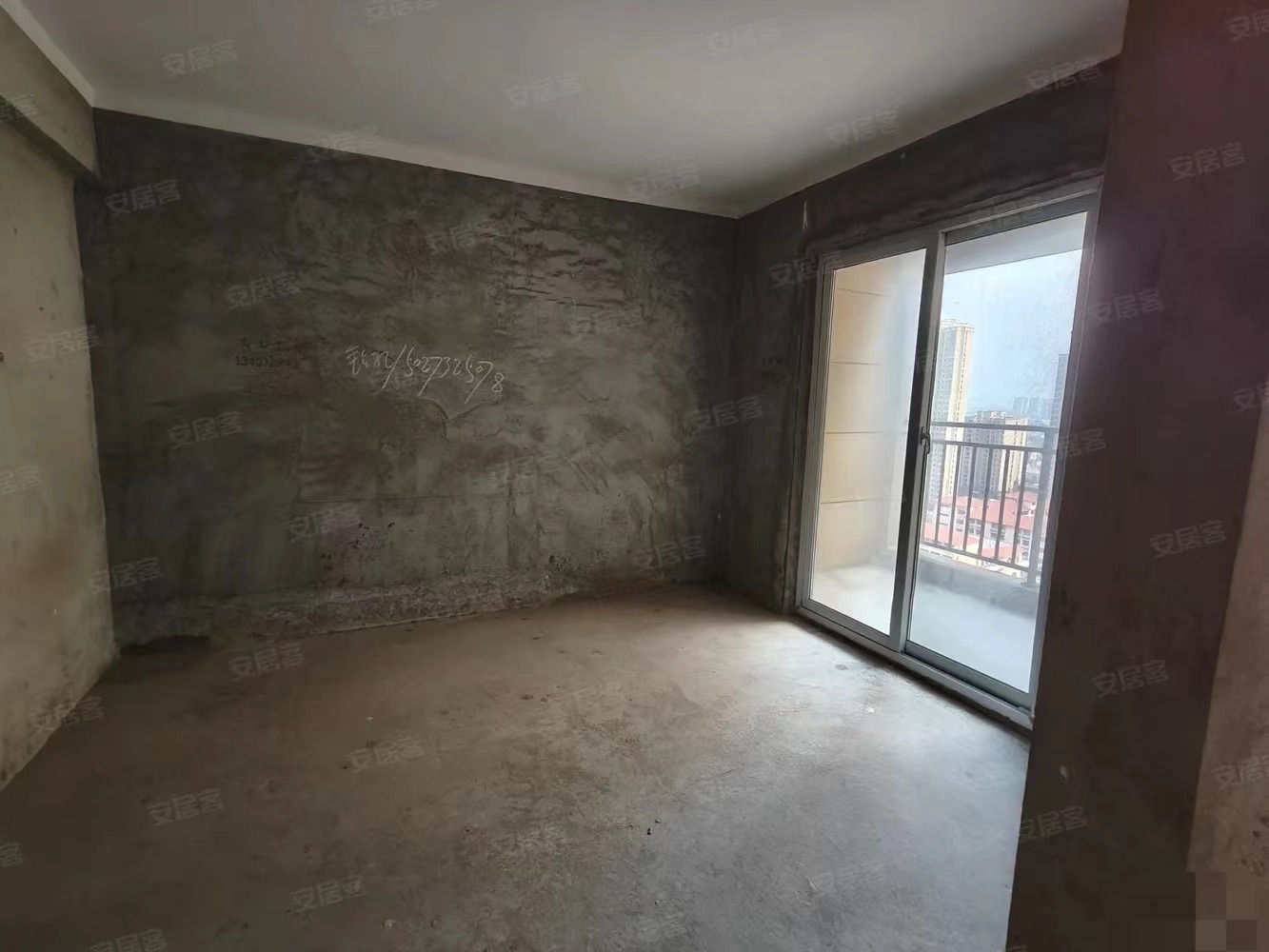 43，新二中对面，森林国际，仙湖公园沔阳公园旁，单价5500，满二，中间楼层