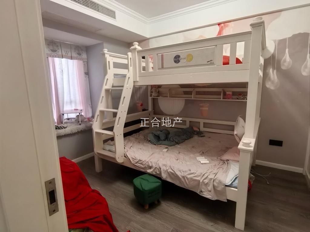 降价了，降价了！房东亏本出售，森林国际，湖景房，精装3房2卫，5800单价，