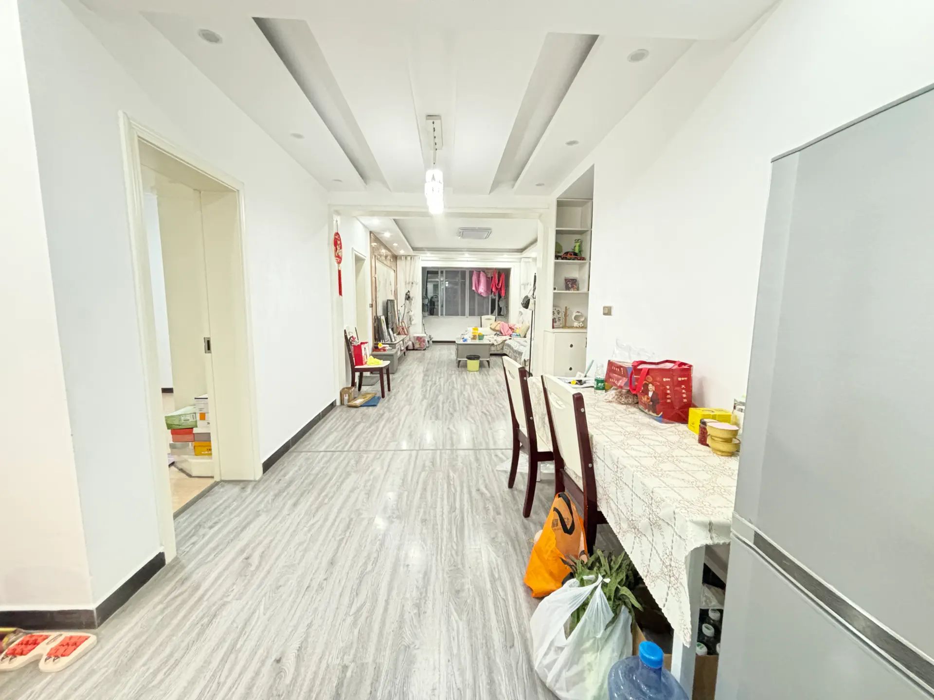 捡漏，实小旁，精装三房，步梯二搂，南北通透，诚心出售