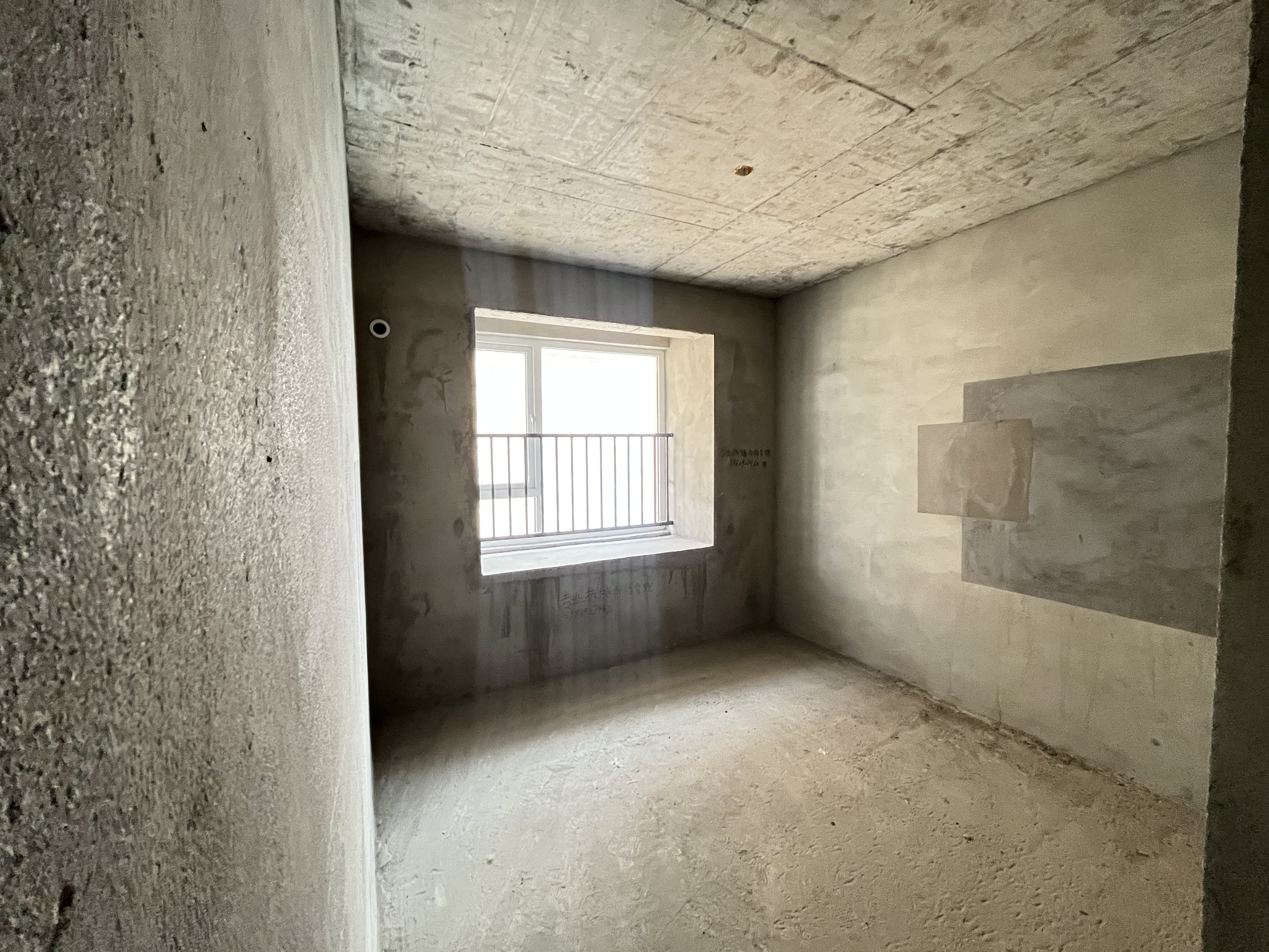 满庭春毛坯三房好楼层看房方便