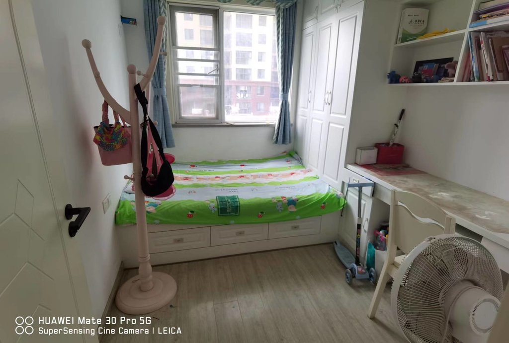 满庭春精装三房拎包入住南北通透型看房方便