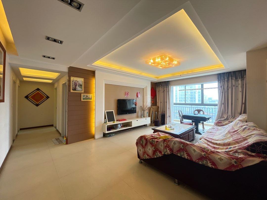 城南钟心，捡漏价格，宽敞大三房，单价4600，电梯小高层