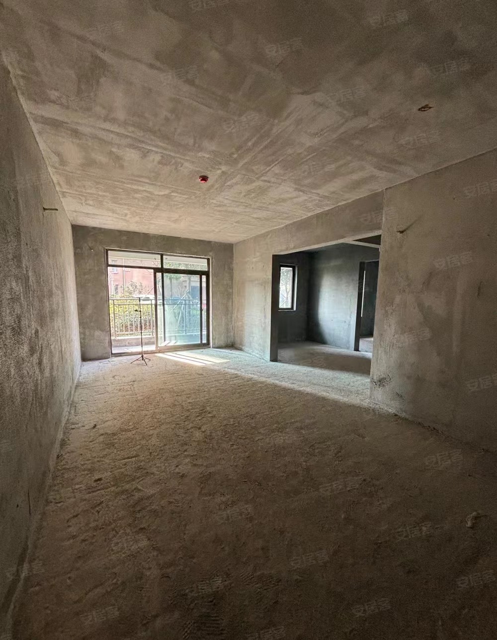 58，荣怀小高层，单价4688，一手网签，没有过户费，可享受补贴