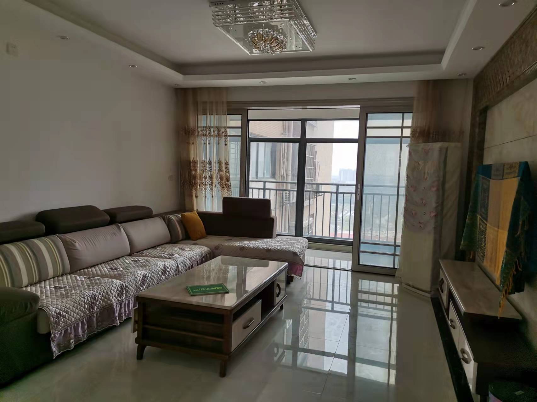 仙桃一中对面翰林公馆精装大五房家电家私全送中高层视野采光好满二