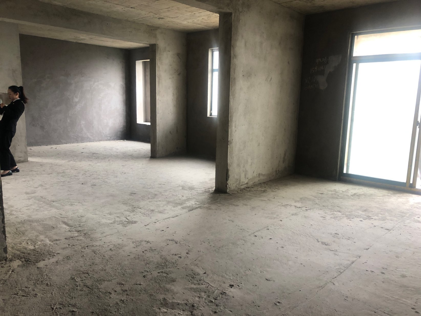 新城壹号5期毛坯顶楼不动产证在手3室2厅2卫