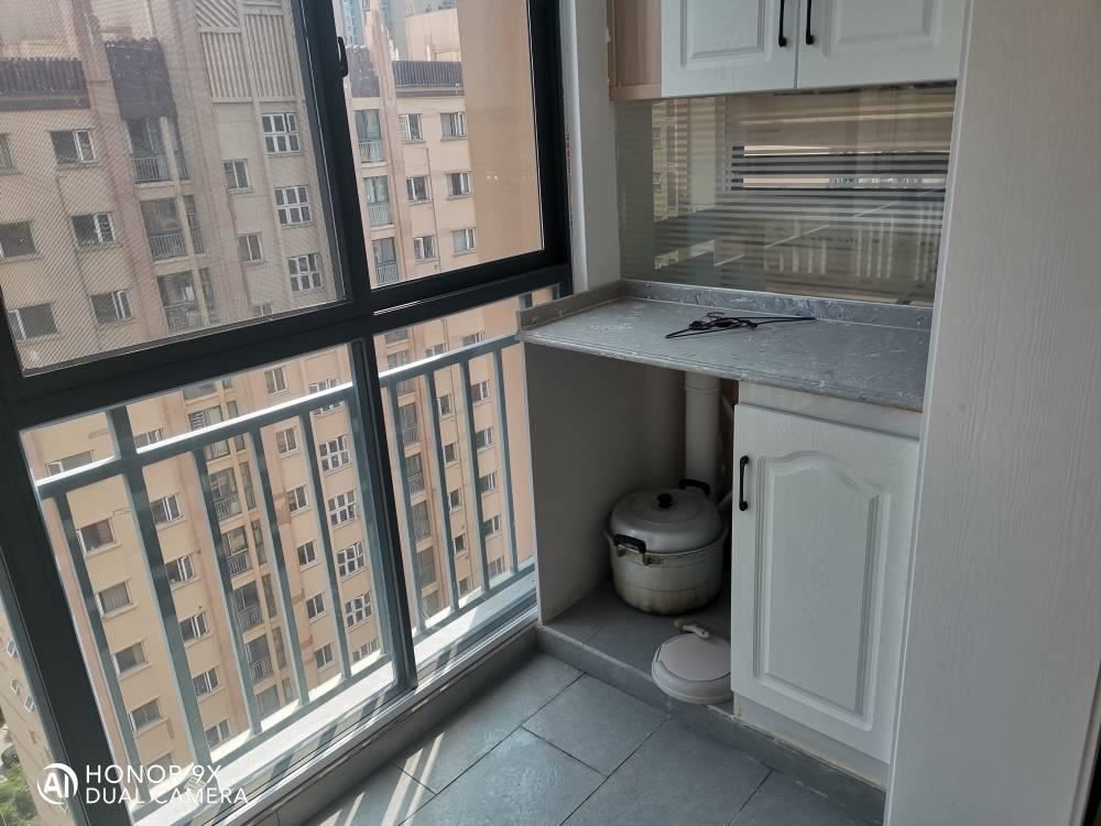 满庭春全新精装大2房未住过现诚心出售证满两年可贷款