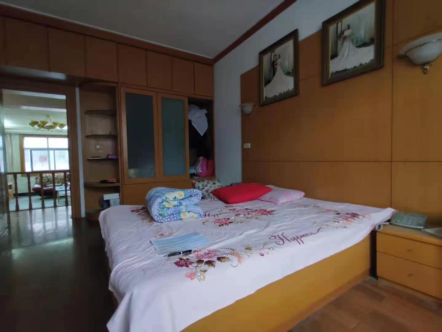 复州花园精装三房拎包入住小区好停车出行方便菜场商场都方便