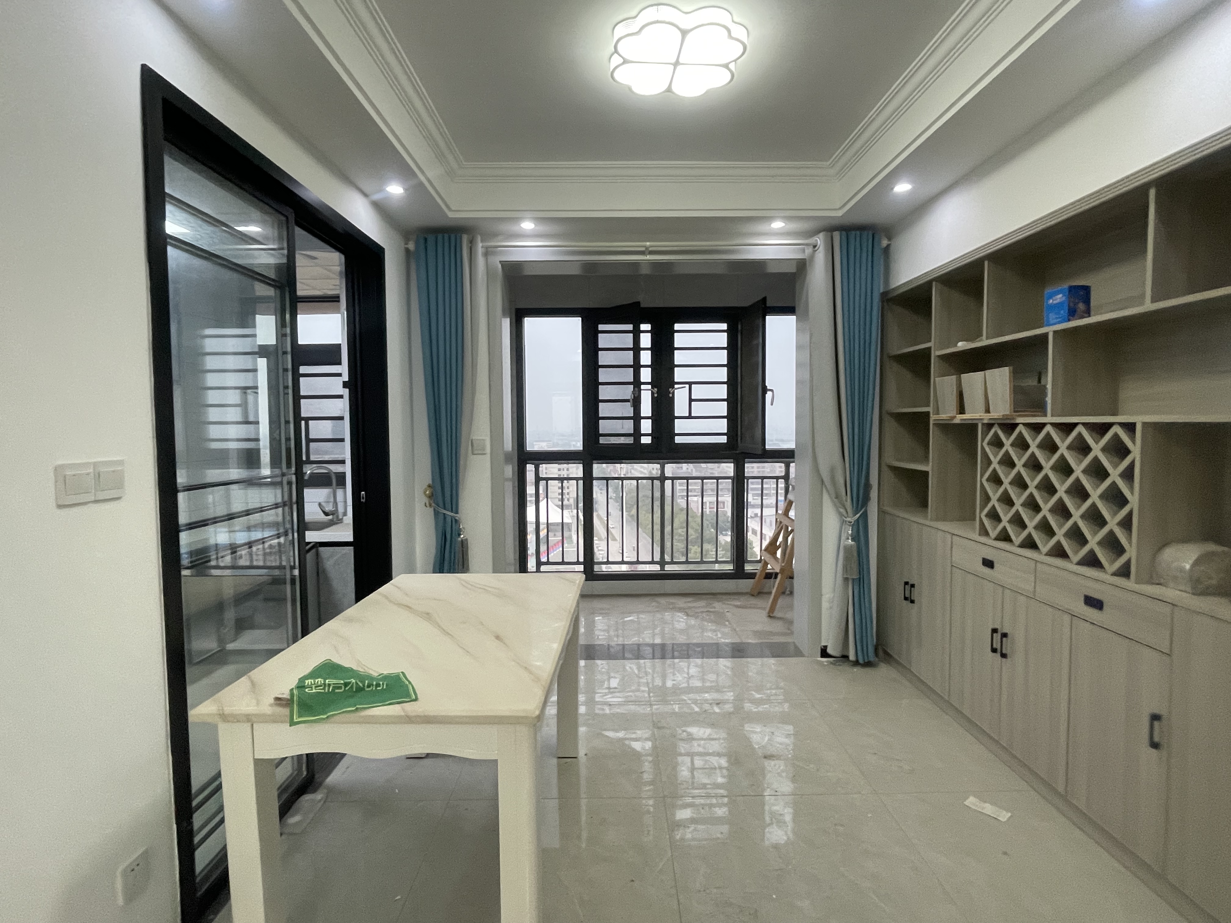 沔阳学府园.全新装修.南北双阳台.一天未住.业主外地置业.看房方便