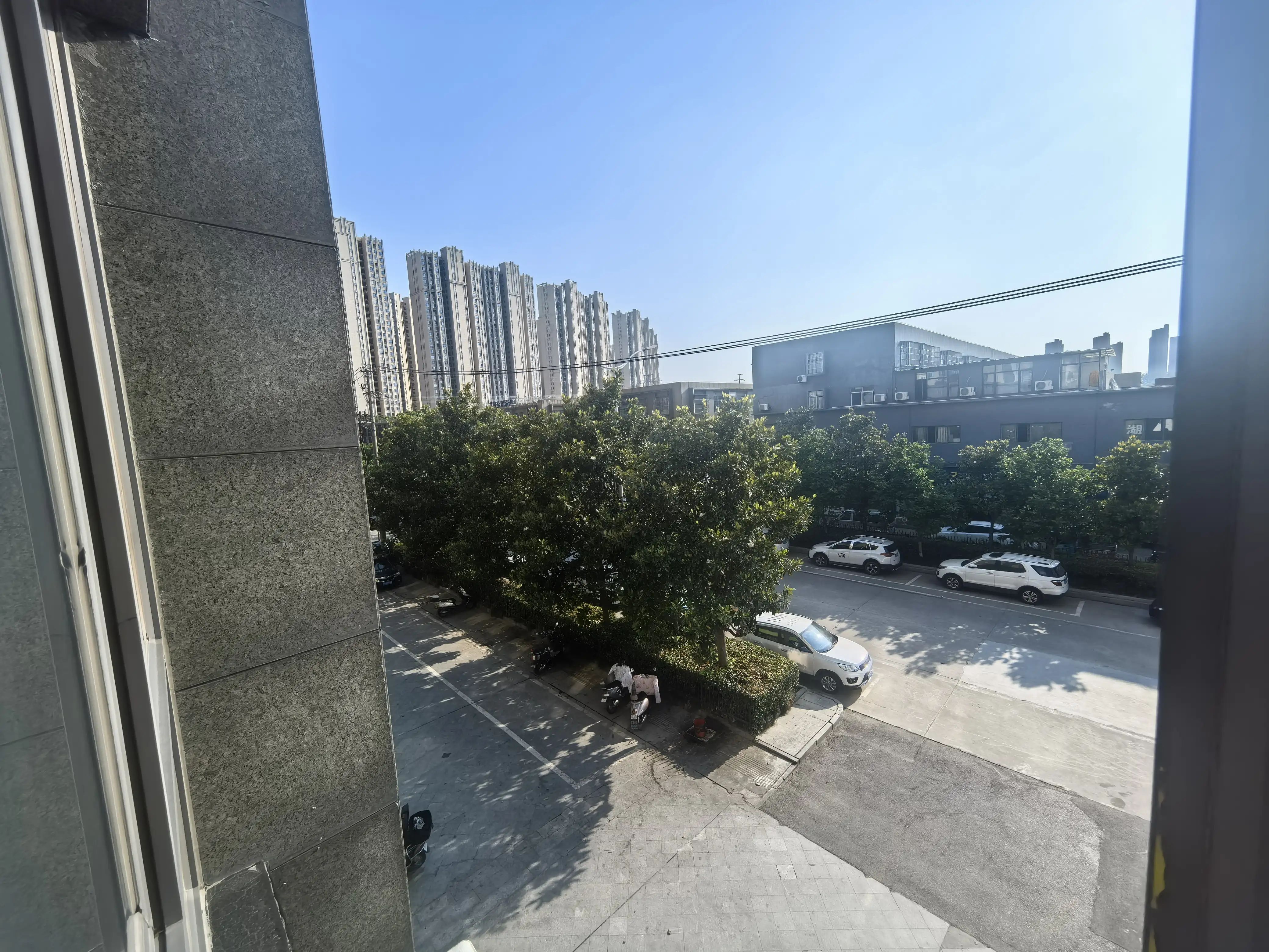 颐和公馆，送地下车位！​不介意商住性质的，可来捡漏