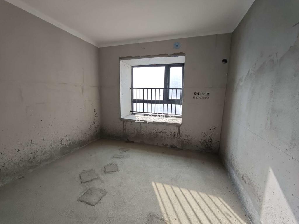 城南，新二中二小旁边，森林国际翡冷翠，电梯中高层，边户，证满二，双阳台