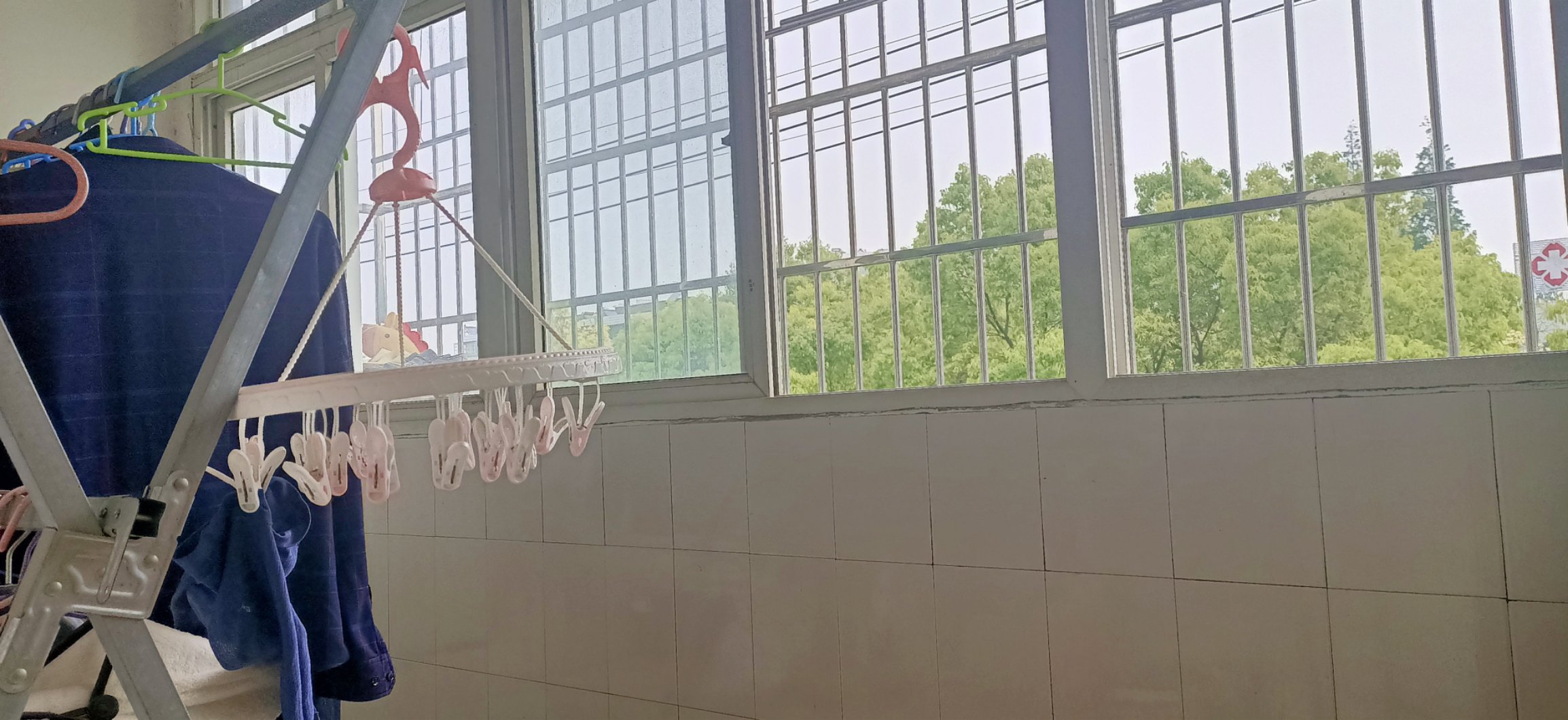 沙嘴菜场旁好楼层108平，三室两厅一卫，南北通透采光好