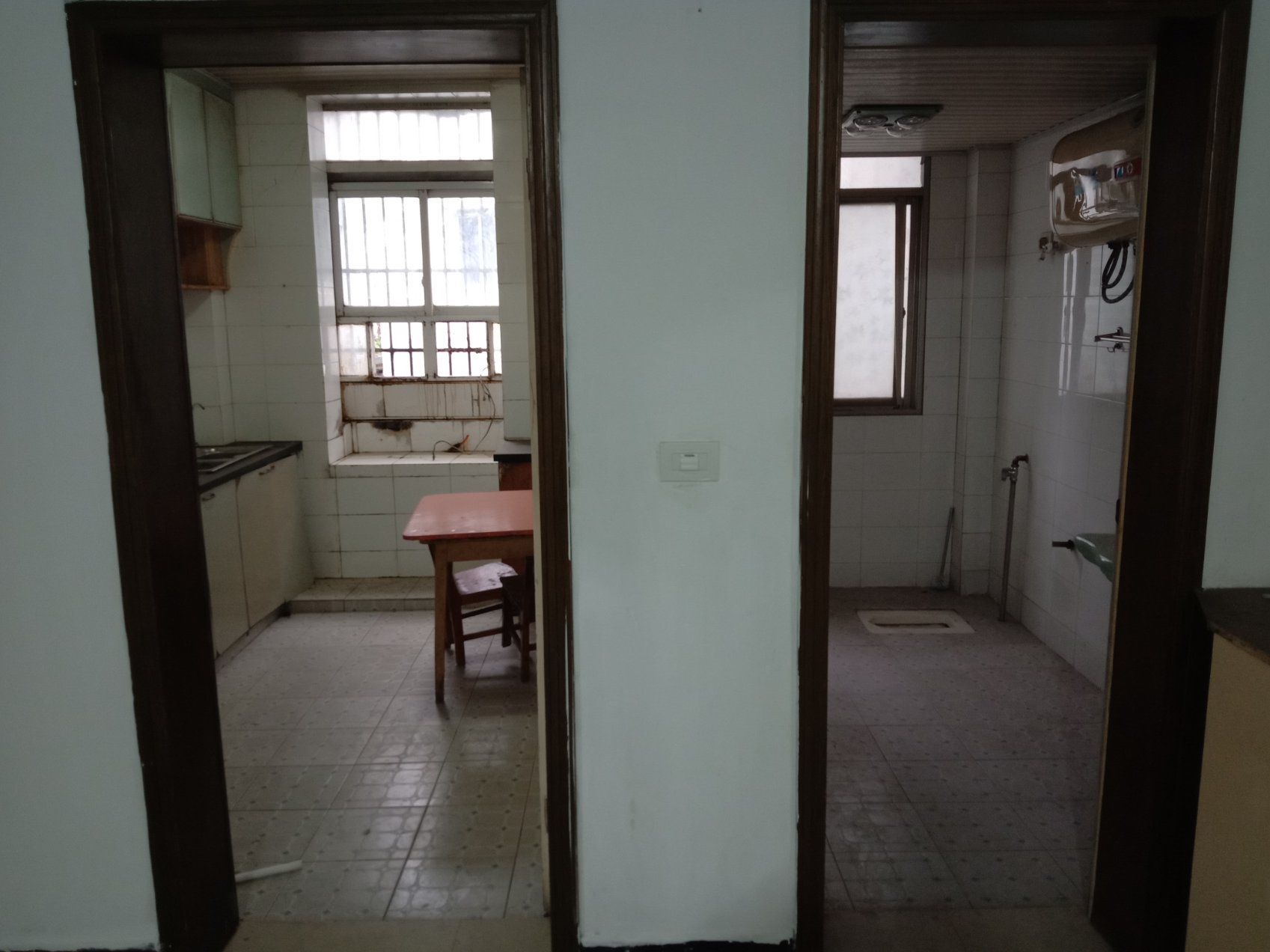 车站旁边 路段，步梯 好楼层。看房有钥匙