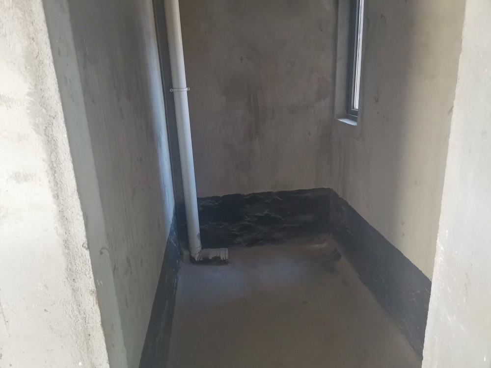 御台公馆毛坯大三房房东诚心出售 看房电梯中间楼层