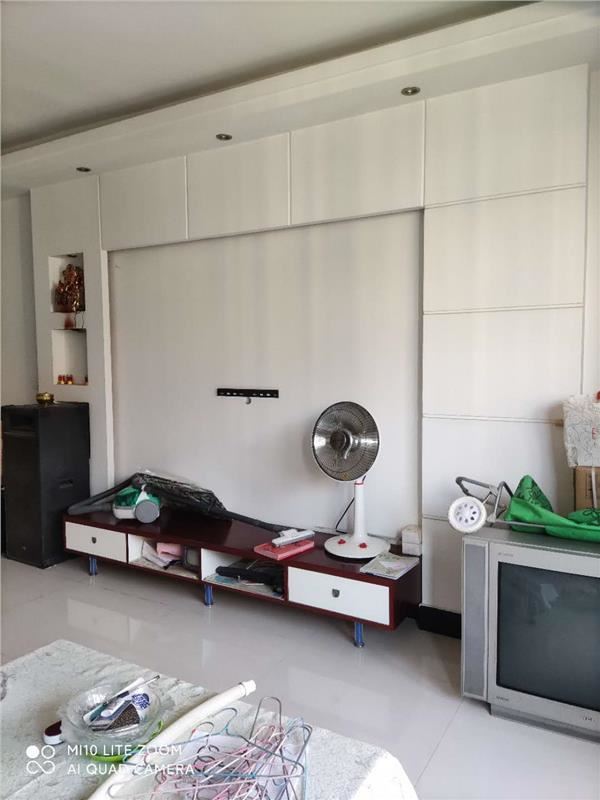 骏马雅苑，步梯二楼，精装三房，楼层到位采光好，证满两年可按揭