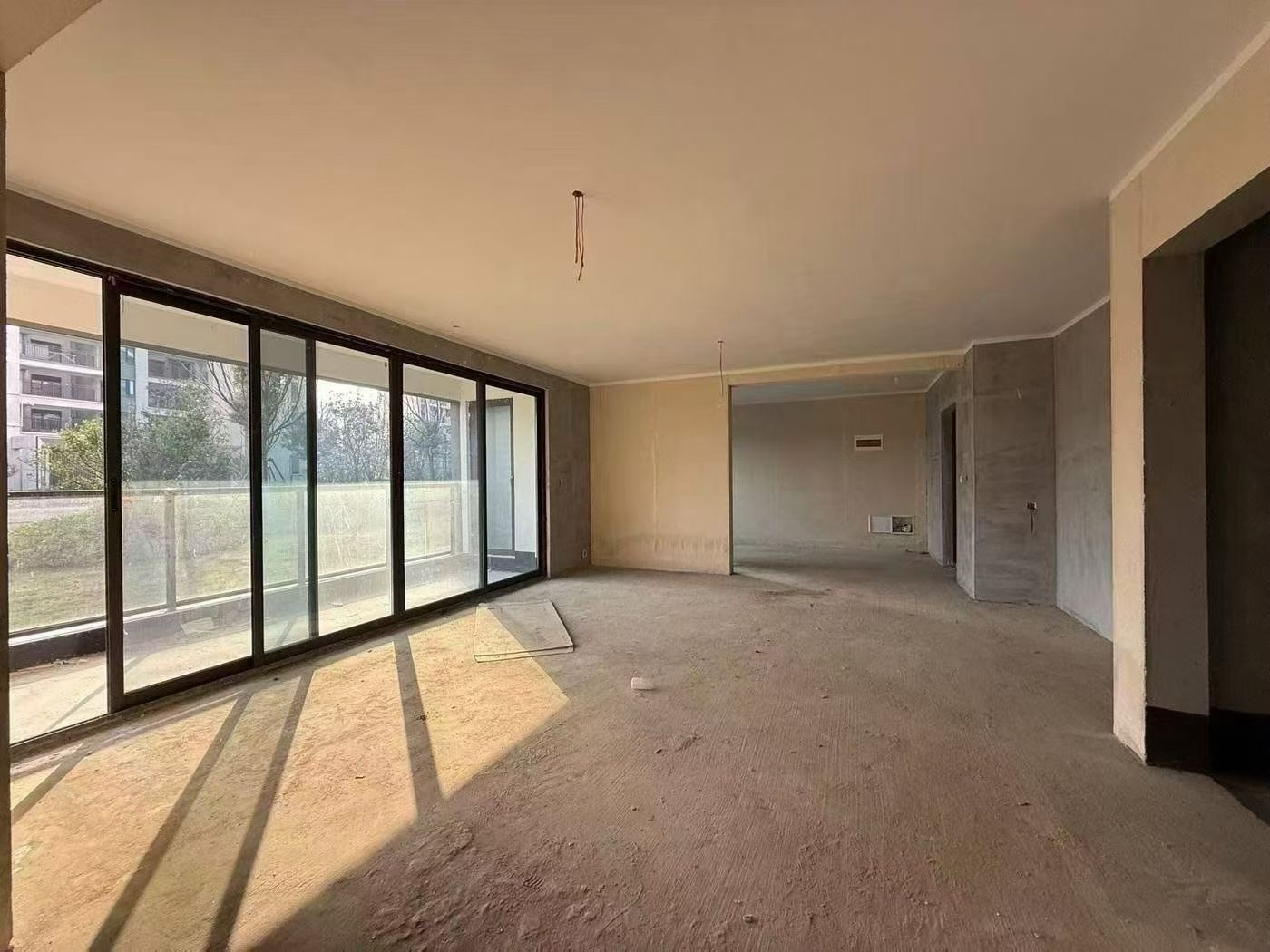 捡漏，降价了，亏本出售，吾悦小高层，2梯2户，一口价82万送两个车位