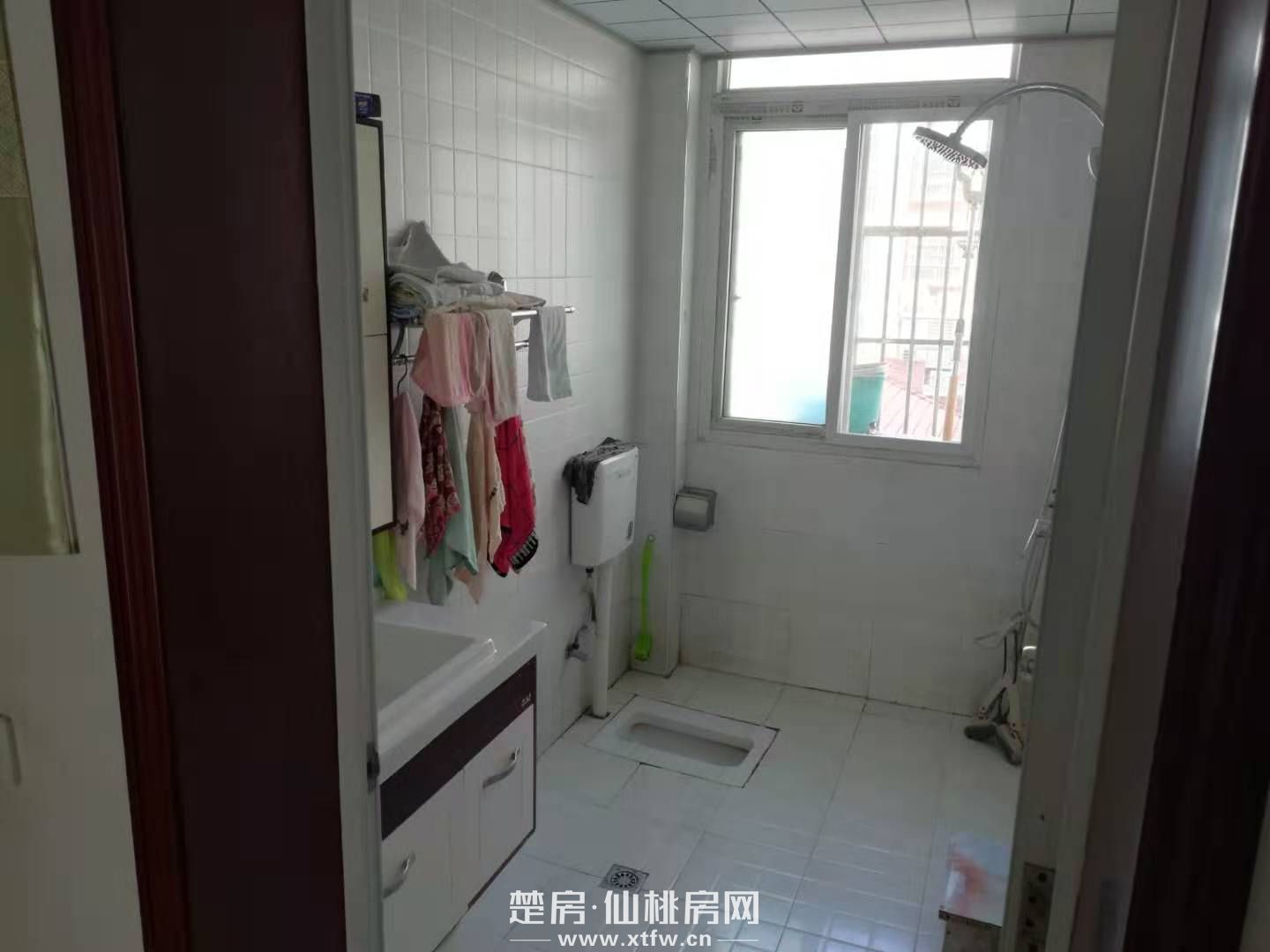 三室两厅两卫步梯中层有证清静读一中