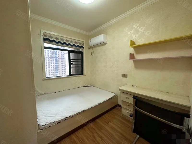 城南，新城壹号5期，精装三房两卫，双阳台，电梯好楼层，满二