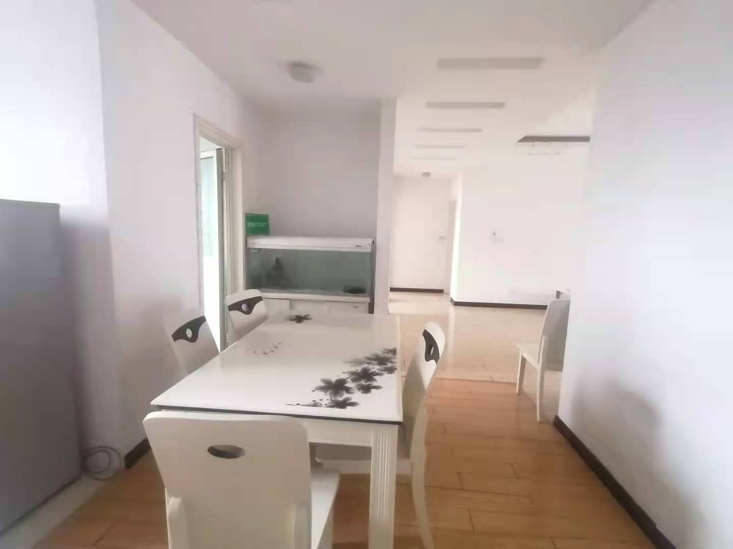 宏运名居电梯简单装修不动产证在手离三中武商商城一步之遥