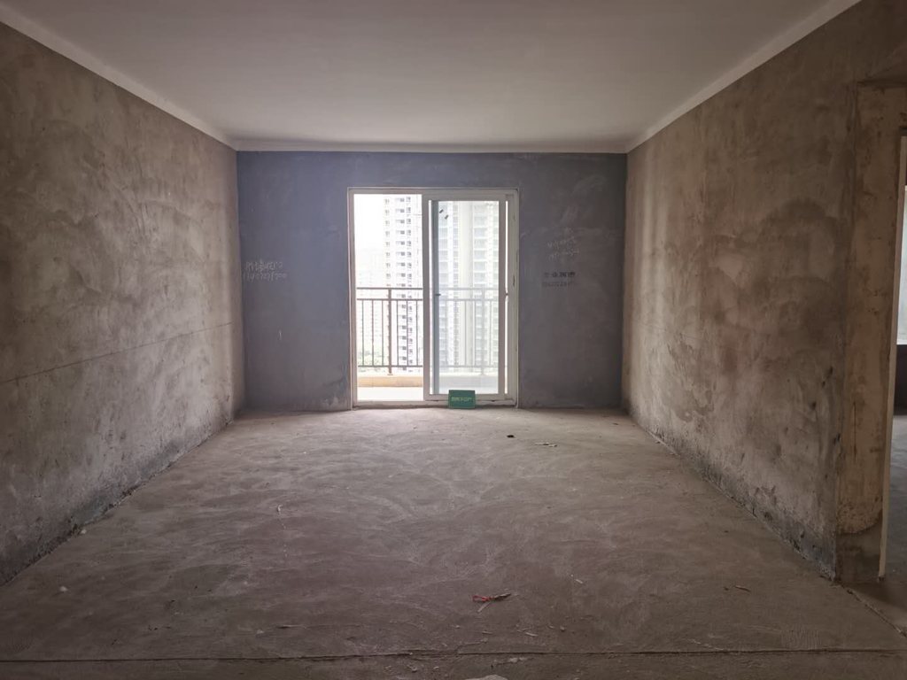 二中旁清华园毛坯大三房楼层很好采光视野通透想要毛坯好楼层的可以过来看看