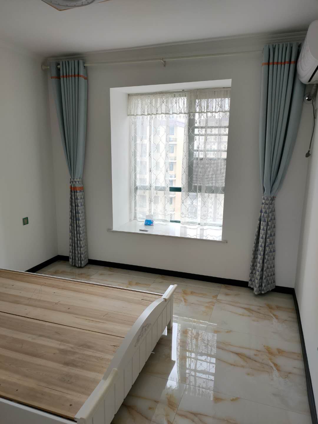 小区商业区，菜市场